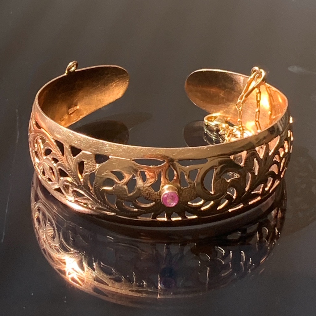 Rare-14k/585 Ruby Cuff Bangle!